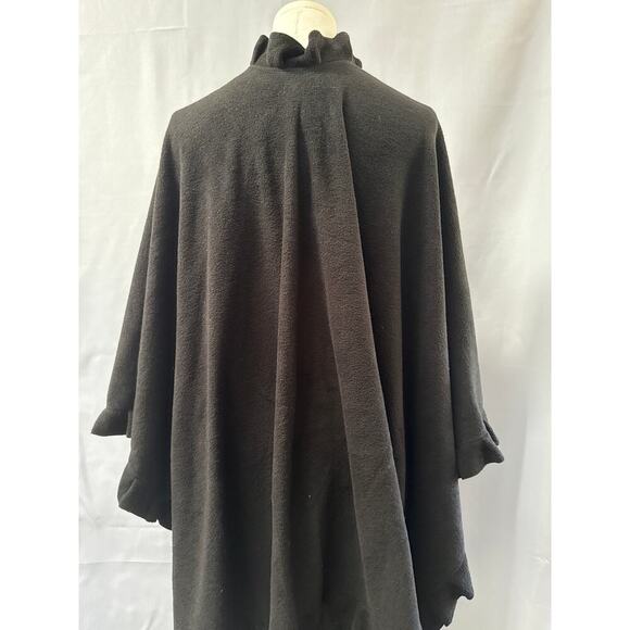 Women’s Adrienne Vittadini Black Ruffle Openfront Poncho One Size - Picture 3 of 4